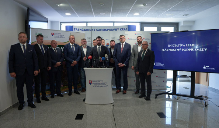 Podpis zmluvy_ MAs Topoľa